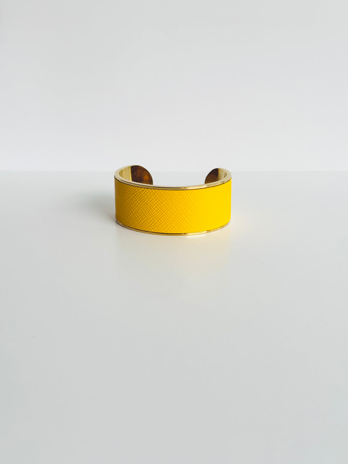 Cufflet – 24K Gold & Saffiano Leather