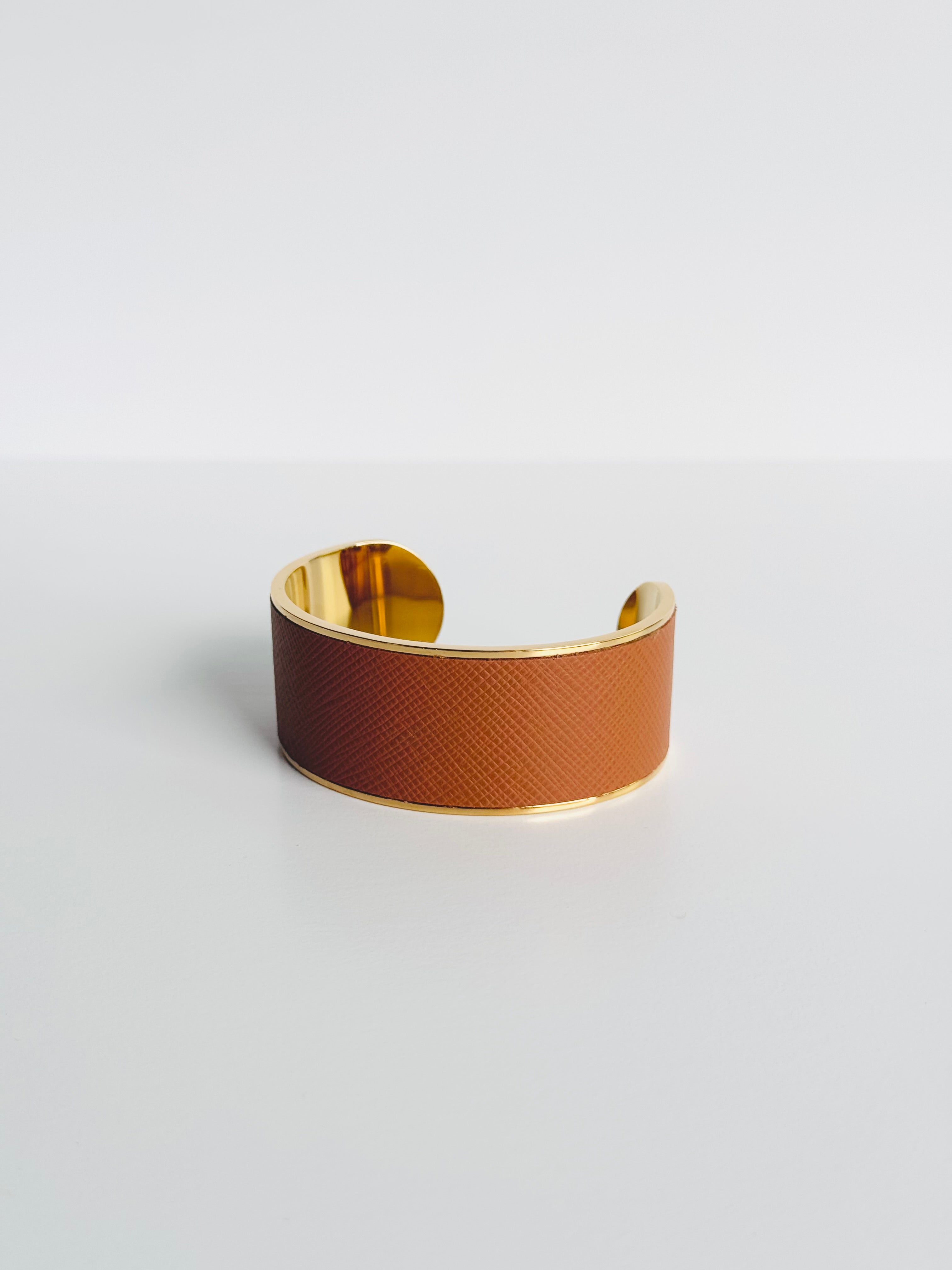 Cufflet – 24K Gold & Saffiano Leather