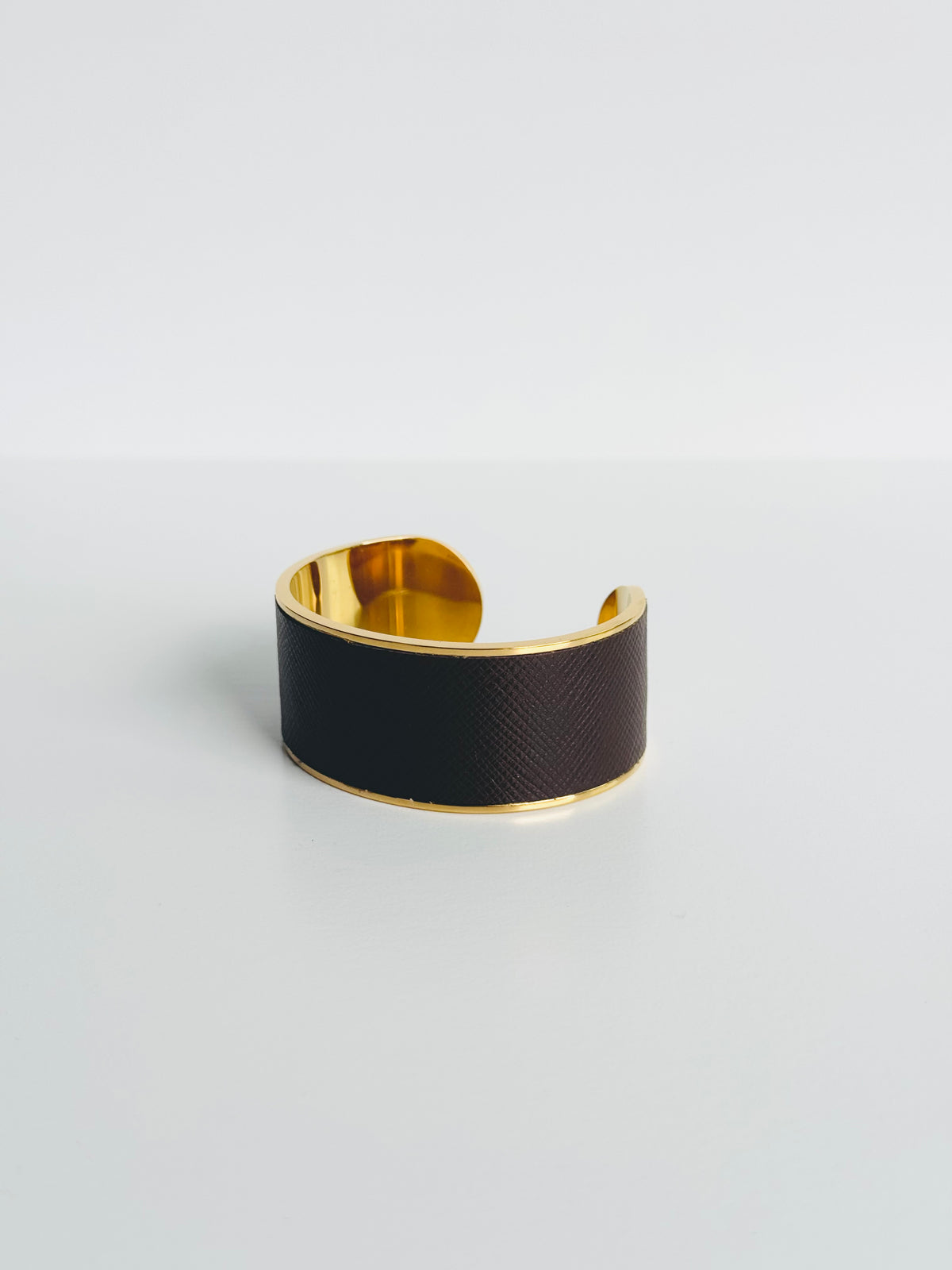 Cufflet – 24K Gold & Saffiano Leather