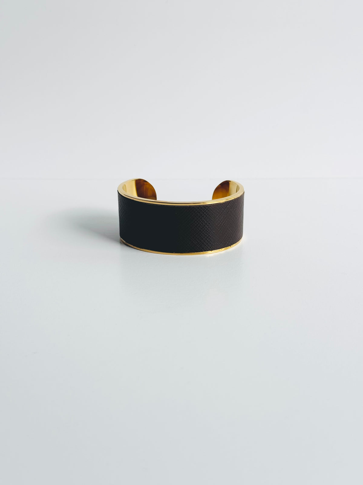Cufflet – 24K Gold & Saffiano Leather